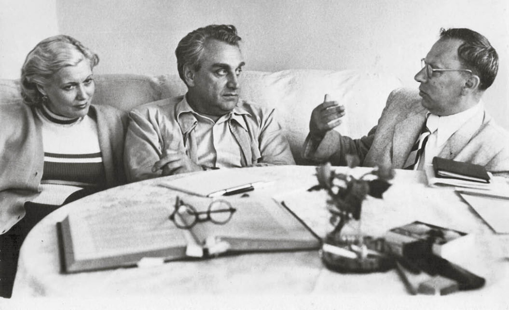 Фото из фондов Ялтинского историко-литературного музея/Любовь Орлова и Григорий Александров в гостях у Петра Павленко Фото из фондов Ялтинского историко-литературного музея