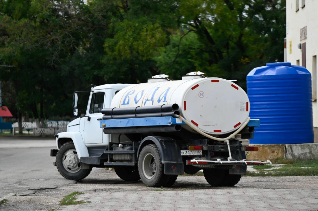 Феодосийцам опубликовали график подвоза воды на 23 октября