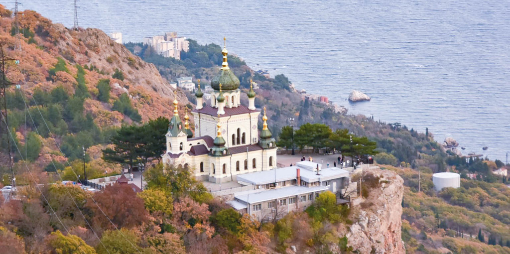 Форосская церковь и собор Александра Невского: уникальные храмы Крыма в русском архитектурном стиле