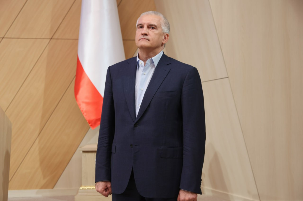 Это и любовь к Родине, и единство нашего многонационального народа: Аксёнов поздравил крымчан с Днём России