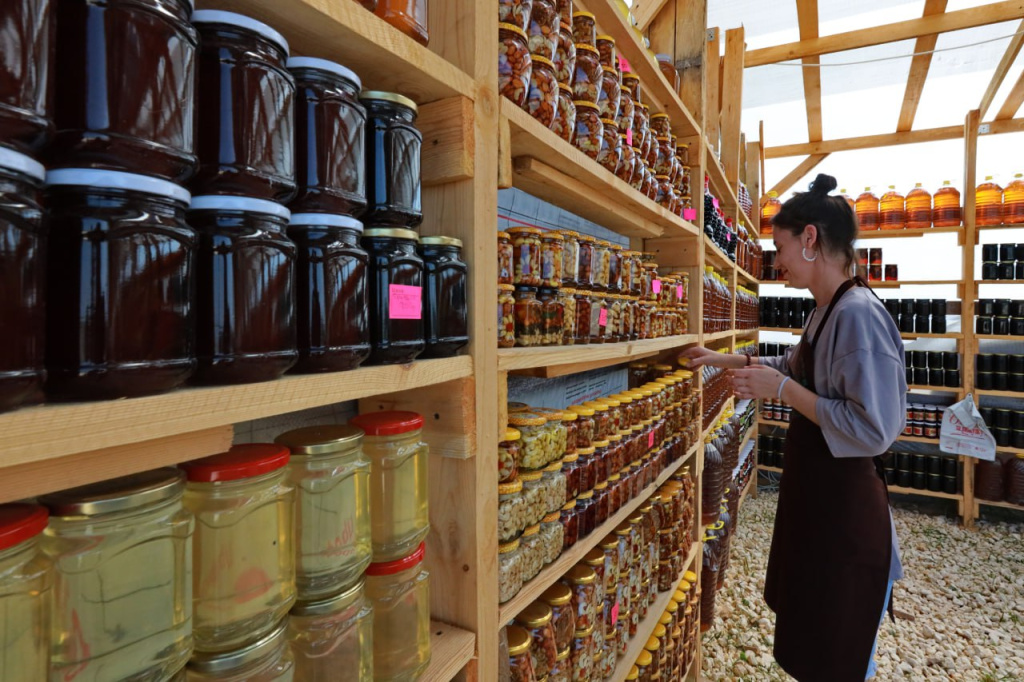 Сколько можно съесть мёда без вреда для здоровья и чем опасна передозировка