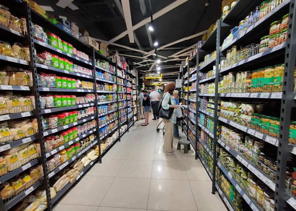 Ажиотаж прошёл: в крымских магазинах стабилизировались поставки продуктов
